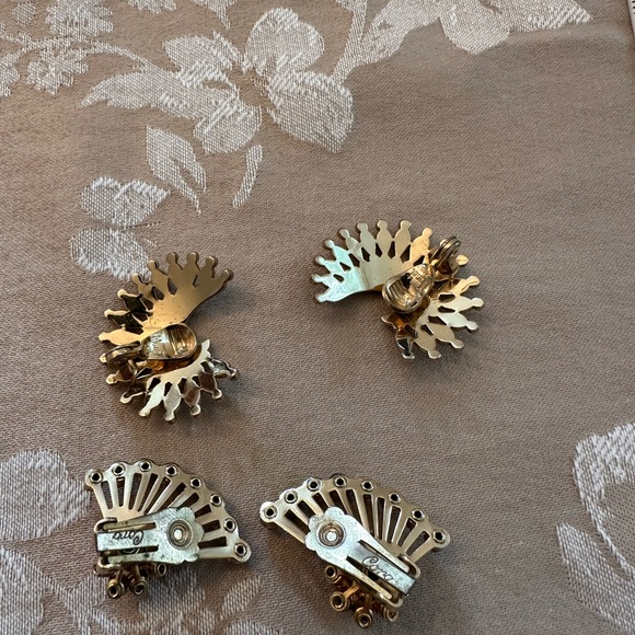 Y2K Vintage Gold Embellishment Earrings Sets - Picture 4 of 5
